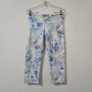 Alo Yoga in pastel blue capri size medium